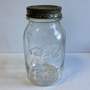 Vintage Ball Perfect Mason Square Quart Regular